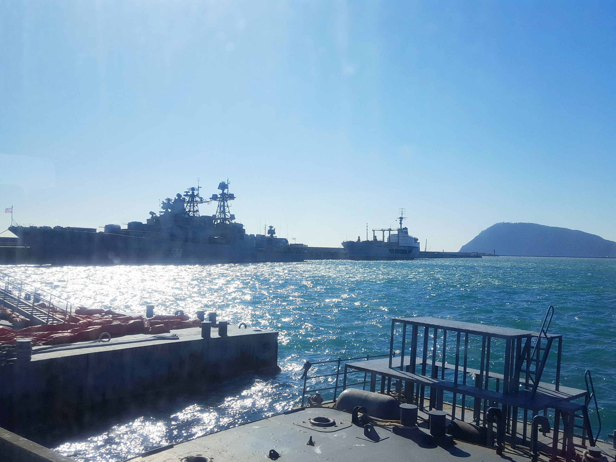 Российские военные корабли в порту Пусана, Южная Корея